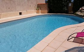 Appartement Climatise 35 M2 Pour 1 Couple - Piscine Partagee -